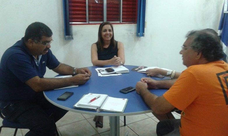 Simted Aquidauana se reúne com gerente de educação para discutir eleição de diretores da Rede Municipal