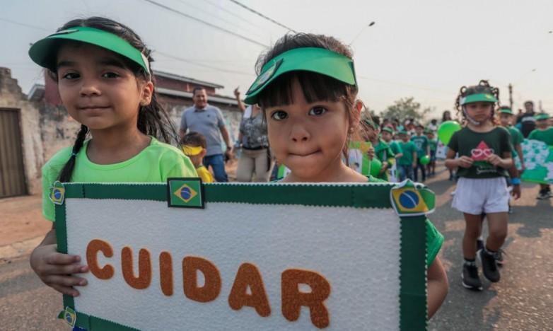 Independência e autonomia se aprendem na escola!