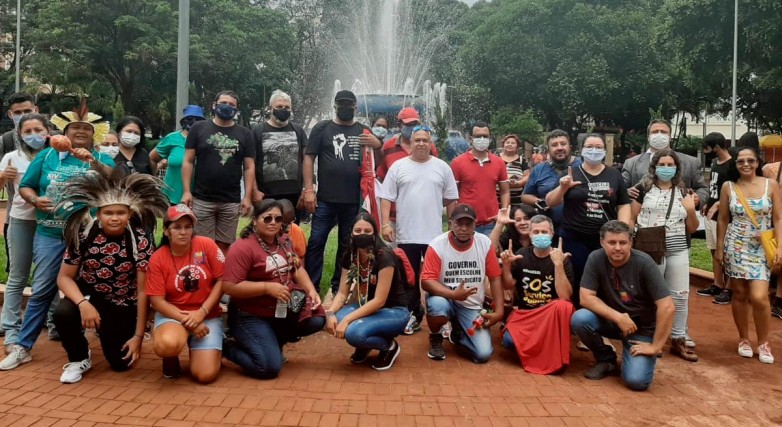 Delegação do SIMTED Aquidauana diz "Fora Bolsonaro Racista"