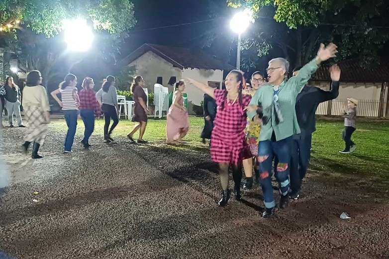 Arraiá 2026 - Quadrilha improvisada