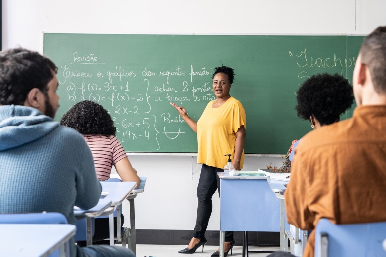 Nova regra exige 50% de carga horária presencial em cursos de formação de professores