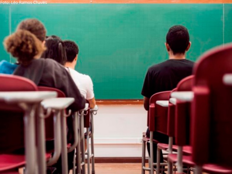 CE do Senado aprova política para atrair mais professores para a docência na educação básica pública