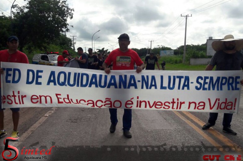 SIMTED de Aquidauana participa do "trancaço" na rodovia 262 na fronteira em Corumbá