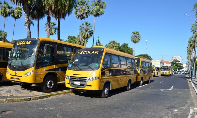Transporte escolar terá 16% de reajuste, anuncia ministro